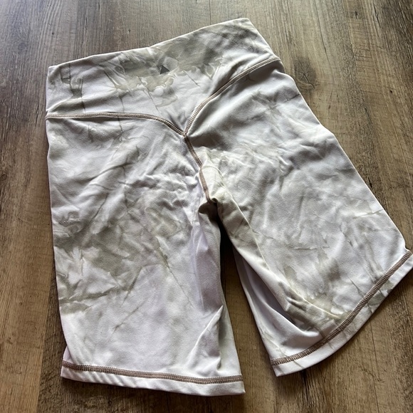 🎟️Vitality | Balance Athletica Rider shorts - Picture 3 of 5